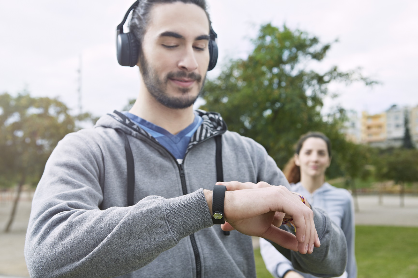 Sony SmartBand SWR10 записва колко крачки сте направили