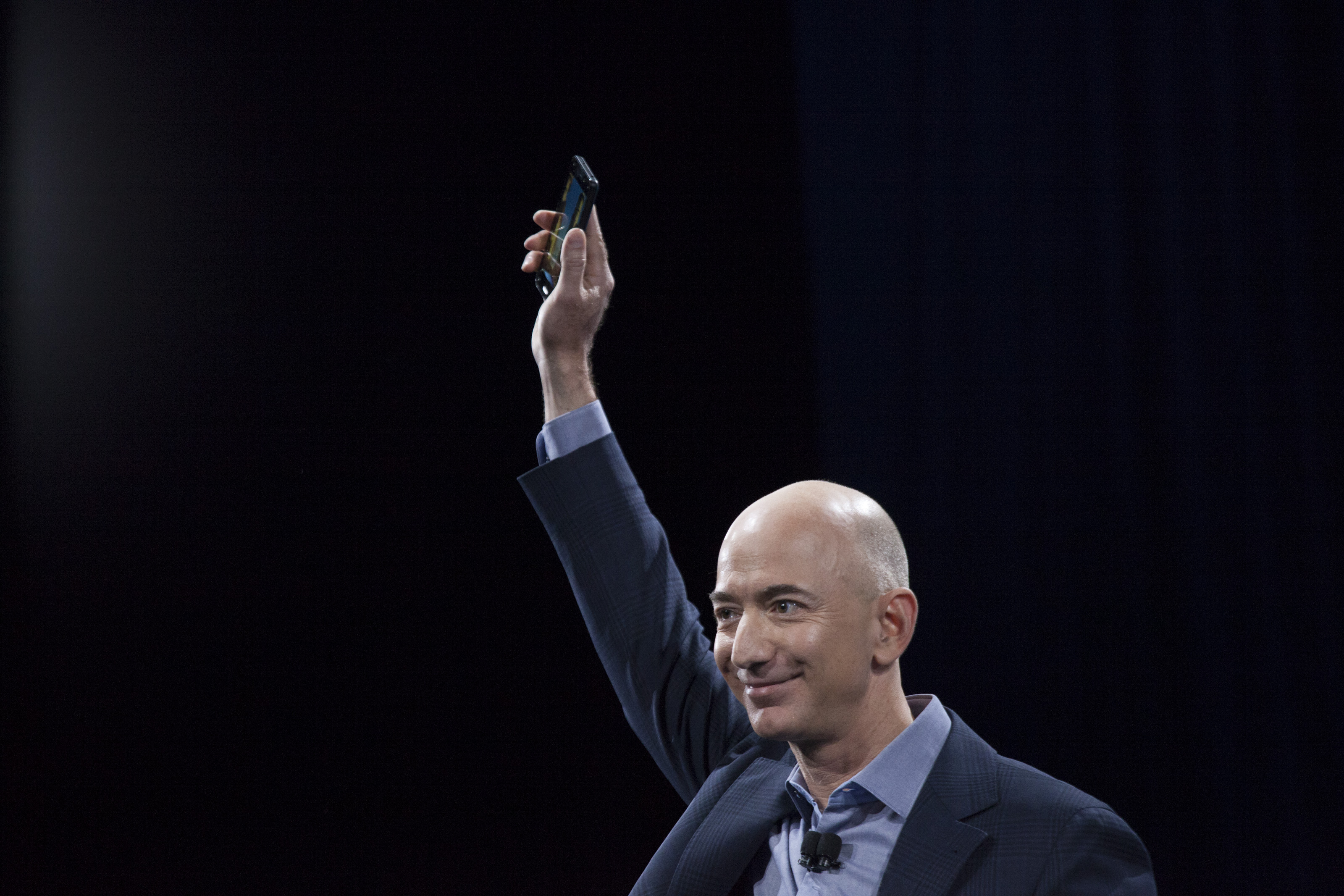 Шефът на Amazon с Fire Phone