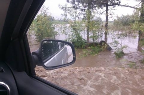 Жертва на пороя в Добрич, предупредиха за приливна вълна