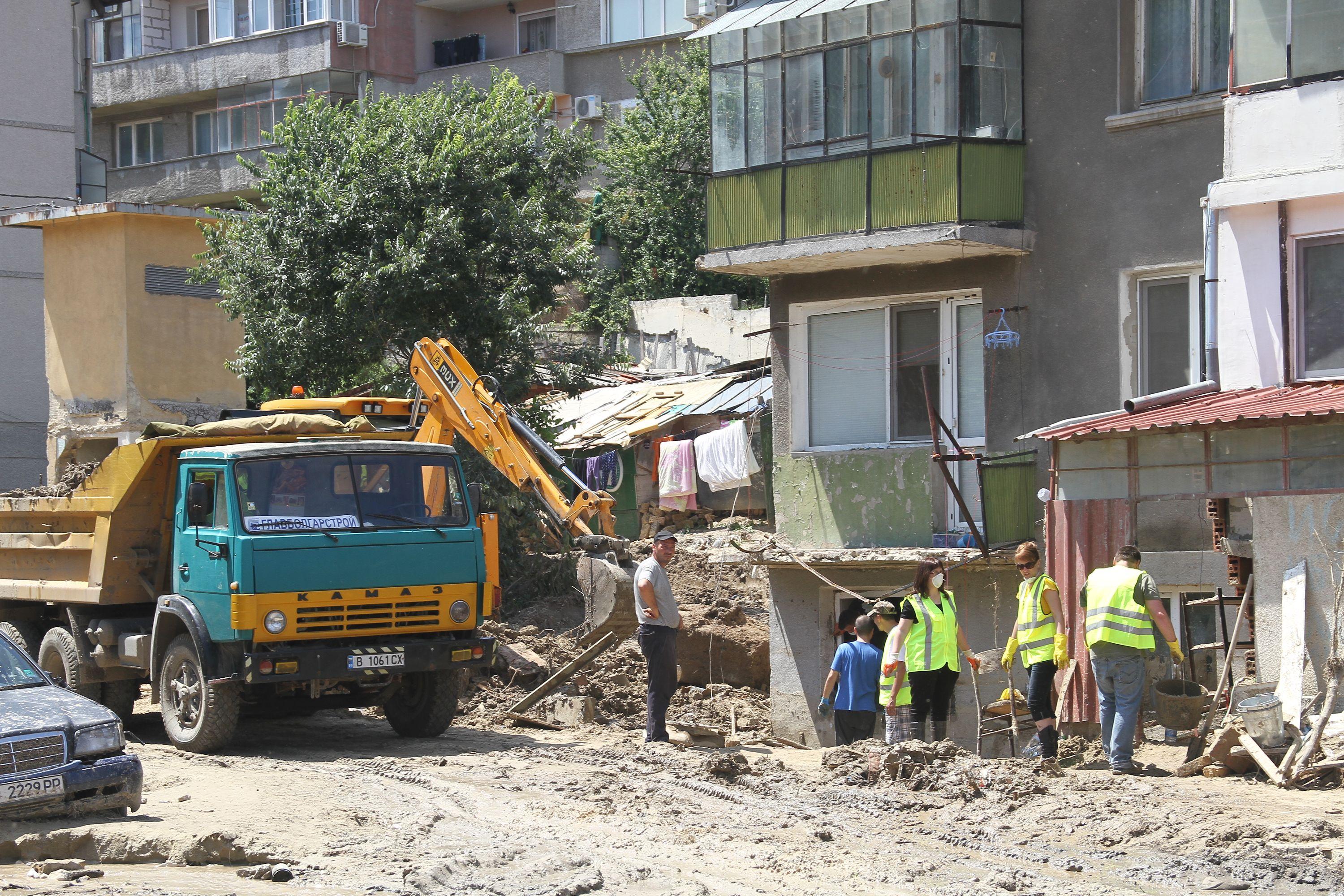 Разчистването на квартал Аспарухово