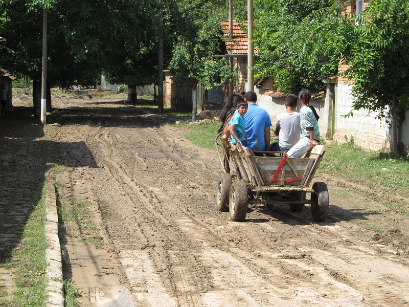 По асфалтирания път движението по него е било спряно
