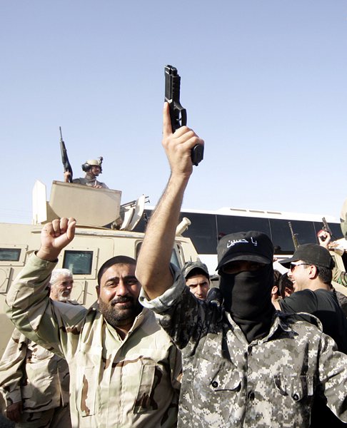 Новонаети шиитски доброволци на страната на иракската армия