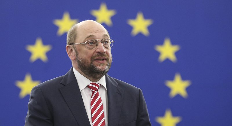 Евродепутатите призовават за надзор на основните права в ЕС