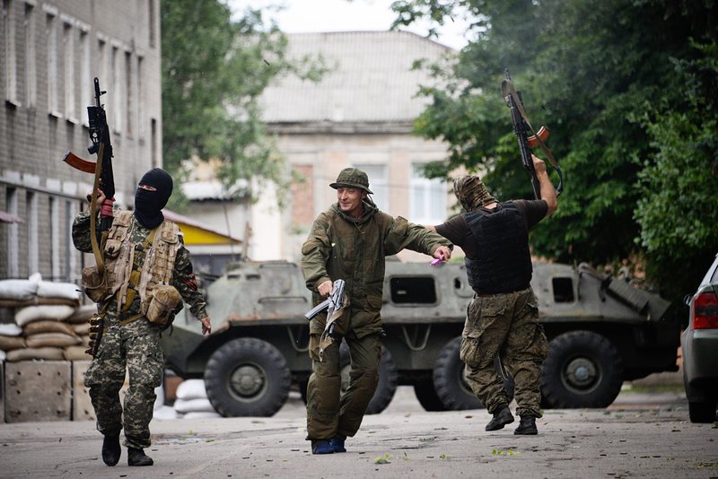 Украинската армия обстрелва позиции на проруските сепаратисти
