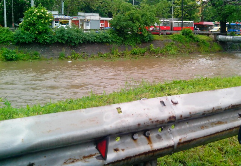 Момче се удави в река Владайска в София
