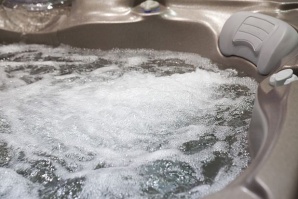 Инженери превръщат автомобил в най-бързото джакузи