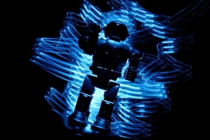 Робот се движи с помощта на мускулни клетки