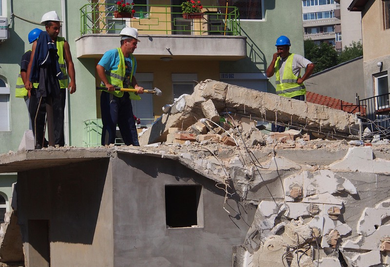 Семействата, които живеят на двете най-пострадали улици “Горна Студена” и “Гривица”, още дълго ще ремонтират домовете си