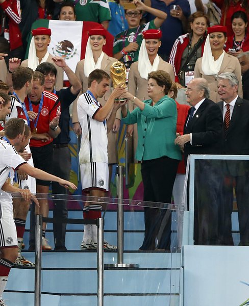 Германия победи Аржентина и спечели Мондиал 2014