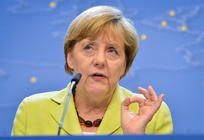 Цветя и шампанско за желязната дама на ЕС Ангела Меркел