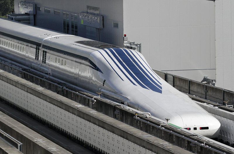 Японски влак постави рекорд с 590 км/ч
