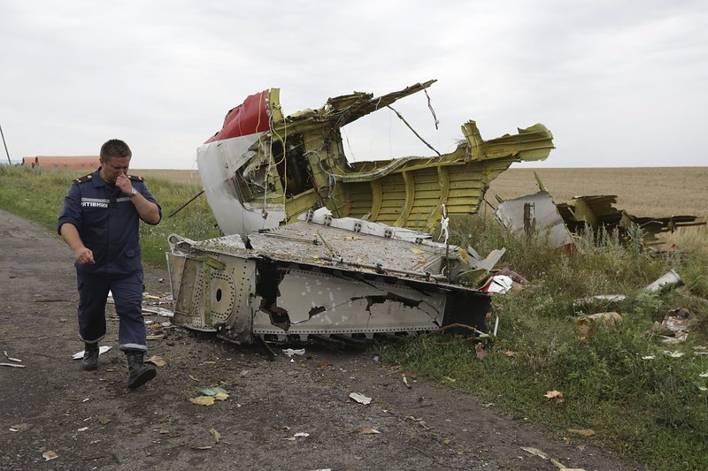 Русия: Украински самолет е свалил боинга. Киев отрича