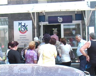 Крайният срок за презаверяване на книжките е 31 август