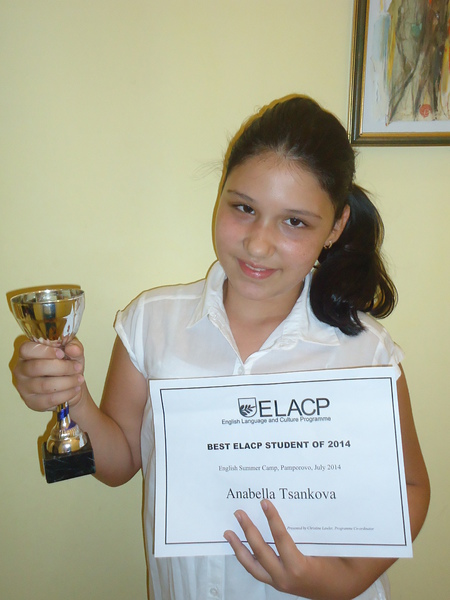 Петокласничката от Училището по изкуствата в Русе Анабела Цанкова спечели голямата награда на Лятната академия за английски език