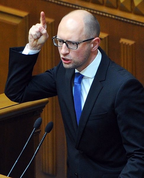 Яценюк каза, че в никакъв случай няма да се съгласи на коалиция с Партия на регионите и комунистите.