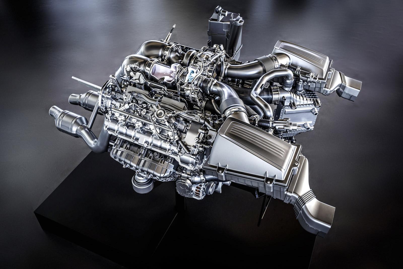 Mercedes и AMG с подробности за нов мощен двигател