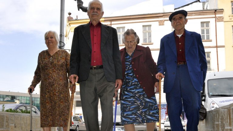 Мъжете умират пет години по-млади от жените - поне статистически.