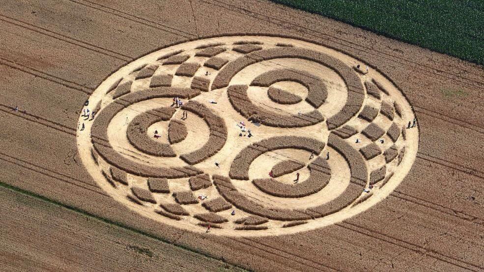 В германско село се появи загадъчен кръг (снимки)