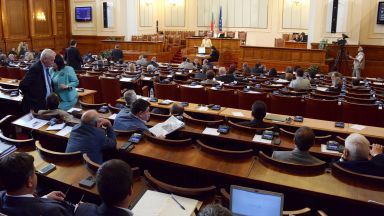 БСП вика вътрешния министър в НС: Разстрел след разстрел, а мълчат