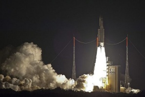Европейският товарен кораб ATV-5 бе изстрелян да скачване с МКС