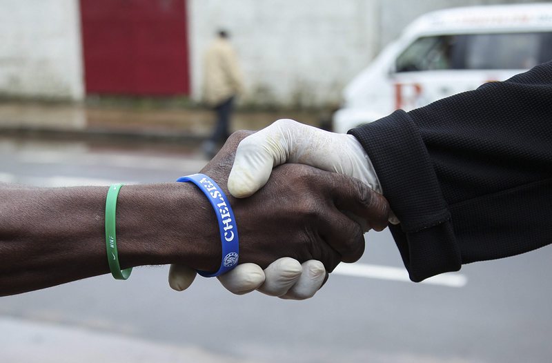 ЕС се ангажира да увеличи усилията си в борбата с Ебола в Африка