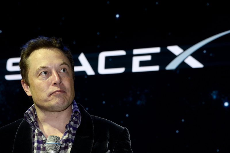 SpaceX ще приземи ракета на платформа в океана (обновена)
