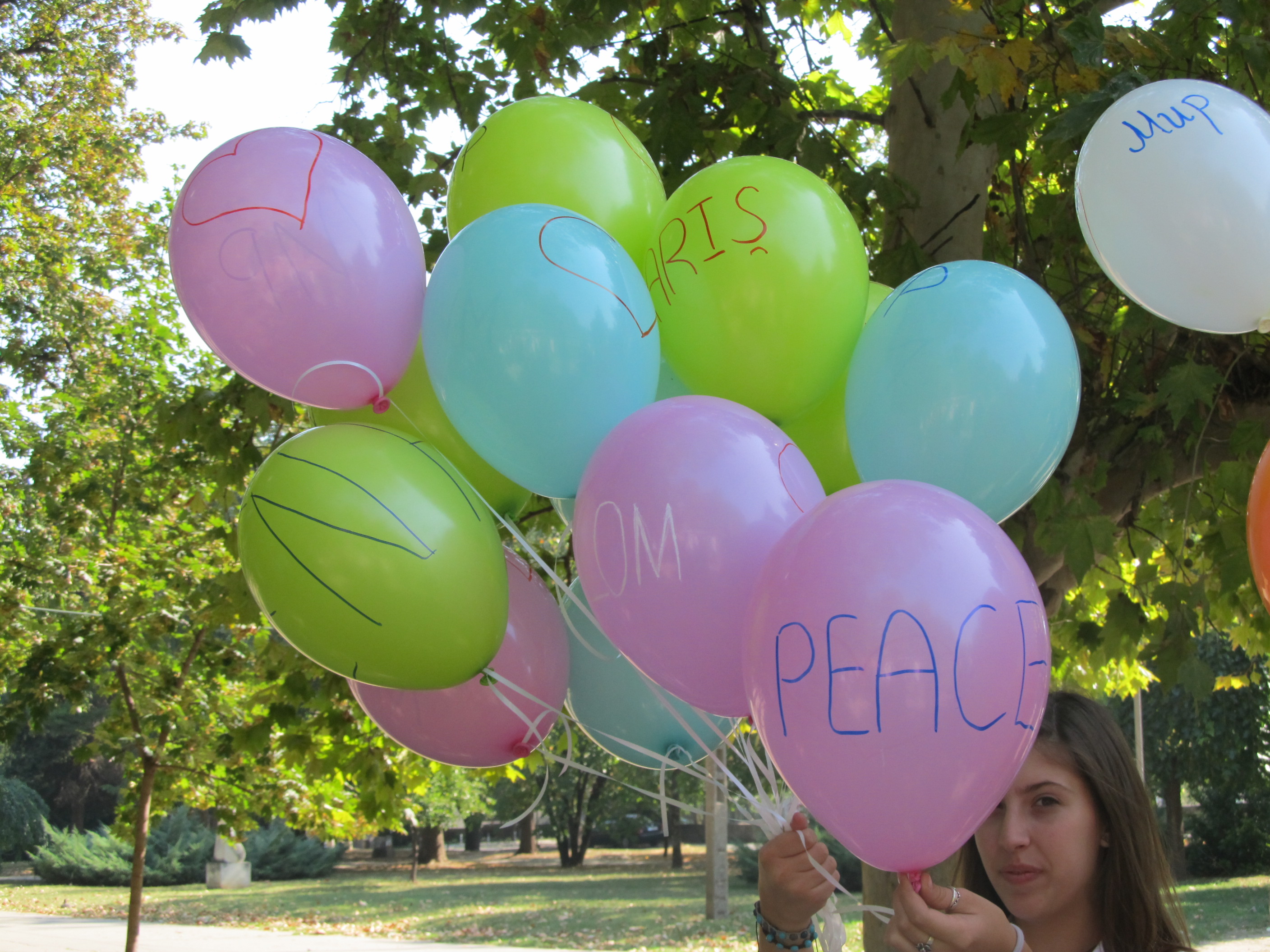 Балони с ”райски газ” продават в Слънчев бряг