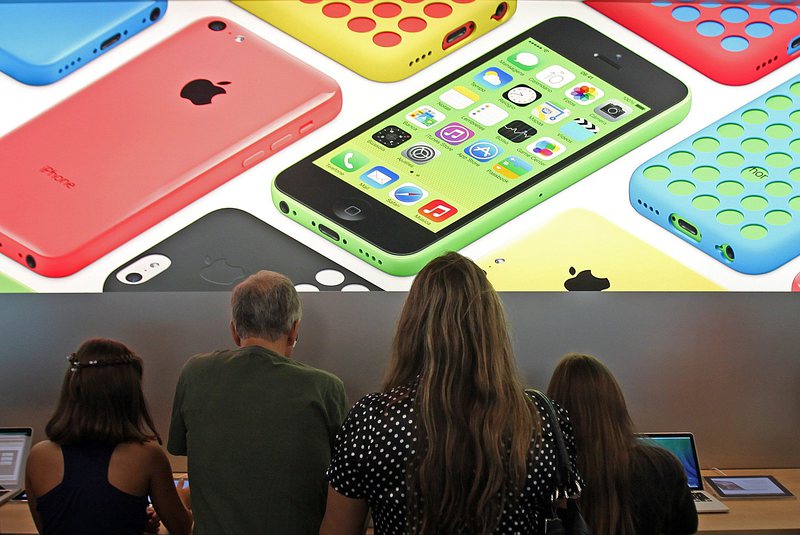 Apple приложенията дали работа на 629 000 в ЕС