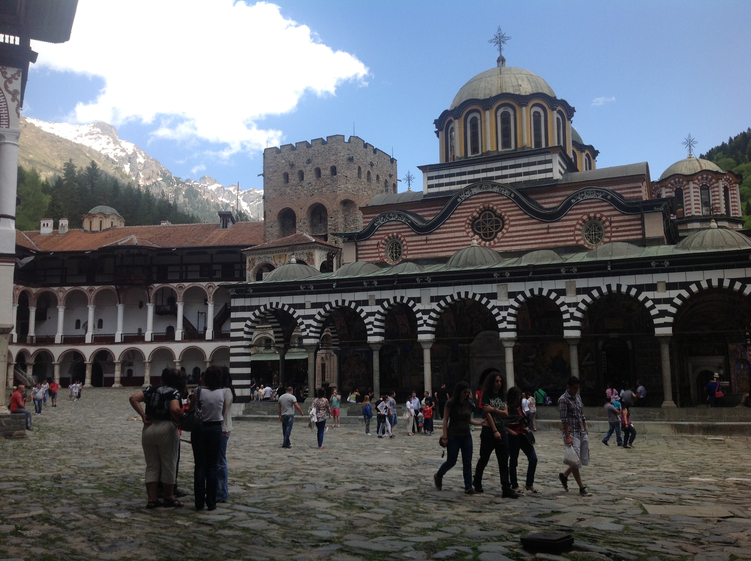 Водят руски туристи по религиозни маршрути