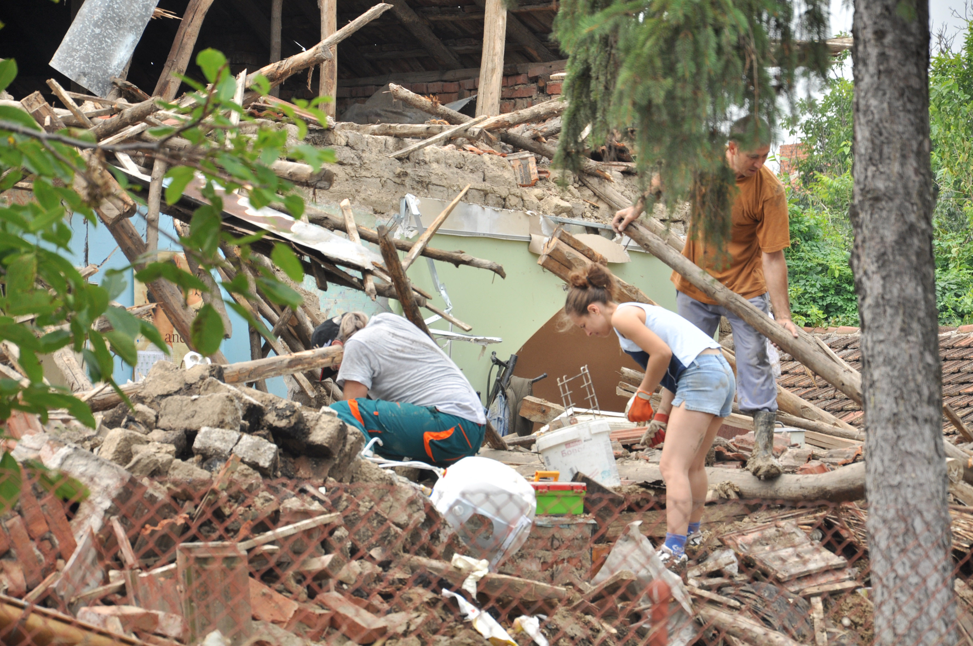 Пострадалите от наводнението мизийци ще бъдат преглеждани от пловдивски лекари