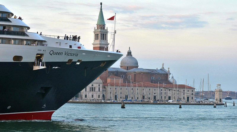 Венеция продължава да бъде голяма туристическа атракция, но живеещите там италианци имат все по-големи проблеми