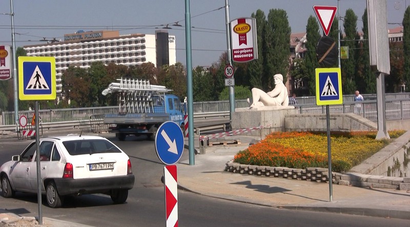 Кръговото кръстовище на Водната палата ще бъде пуснато след маркировката му
