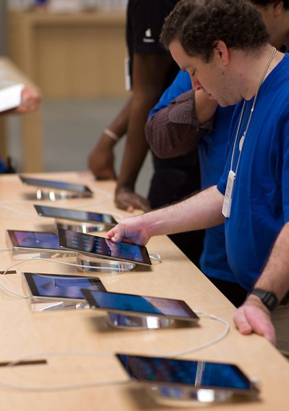 Типичният Apple служител е бял мъж