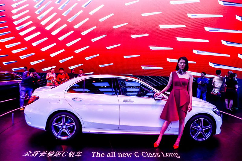 Китай глоби автомобилни фирми с 201 млн. долара