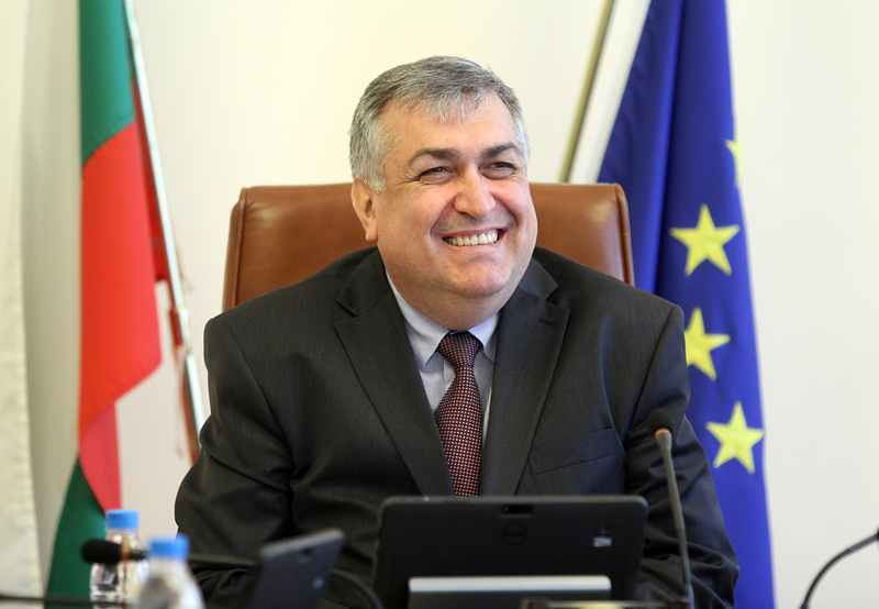 Георги Близнашки е призовал губернаторите да се срещат с всички политически сили