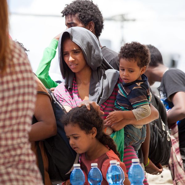 ЕС удвои спешната помощ за Италия, Гърция и Малта за бежанци