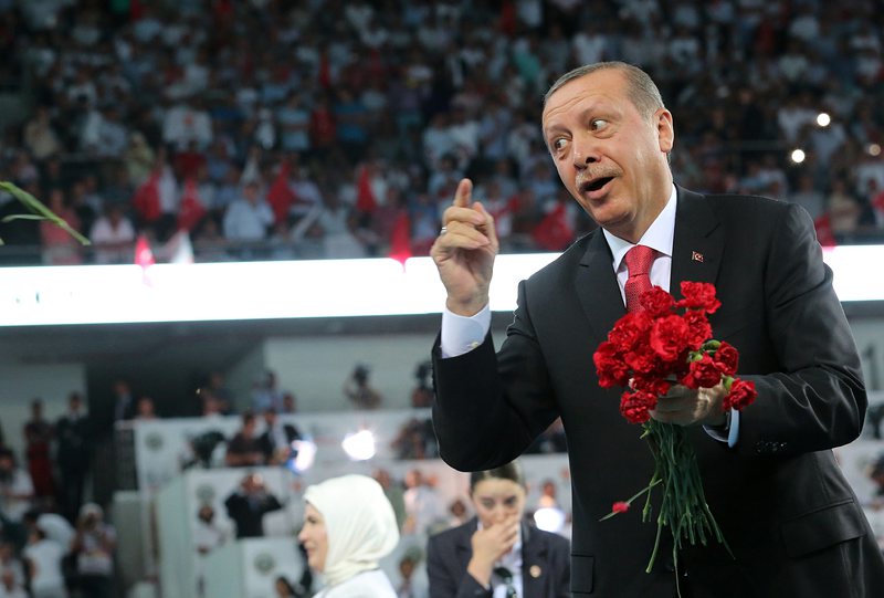 Ердоган бе избран за президент с около 52% от гласовете
