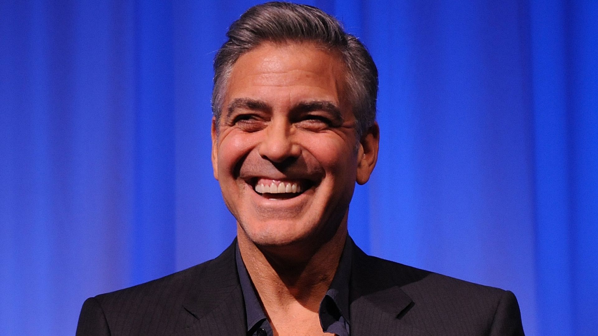 Кирстен Дънст и Джордж Клуни ще продуцират комедиен сериал на YouTube