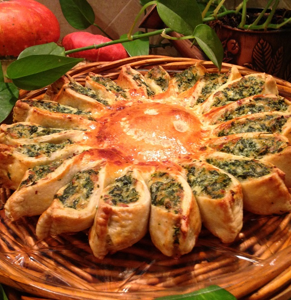 Атрактивна есенна рецепта на една от най-активните ни потребителки Мариана Панова Гиздарска - Спаначен пай ”Слънце”
