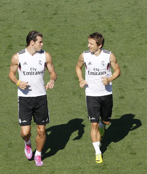 Гарет Бейл и Лука Модрич по време на тренировка на ”Реал”