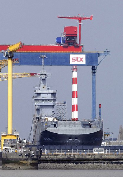 Франция спря доставката на боен кораб за Русия