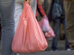 В Калифорния забраниха употребата на найлонови торбички
