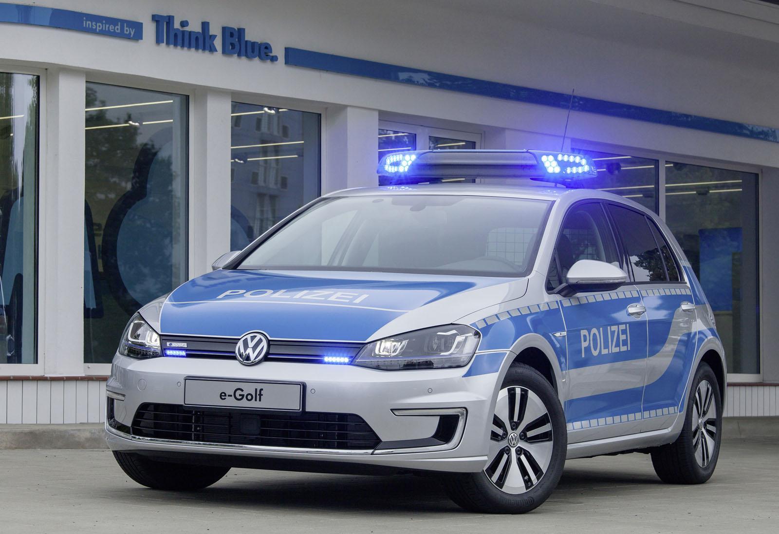 Полицията в Германия ще гони бандити с електрически Golf