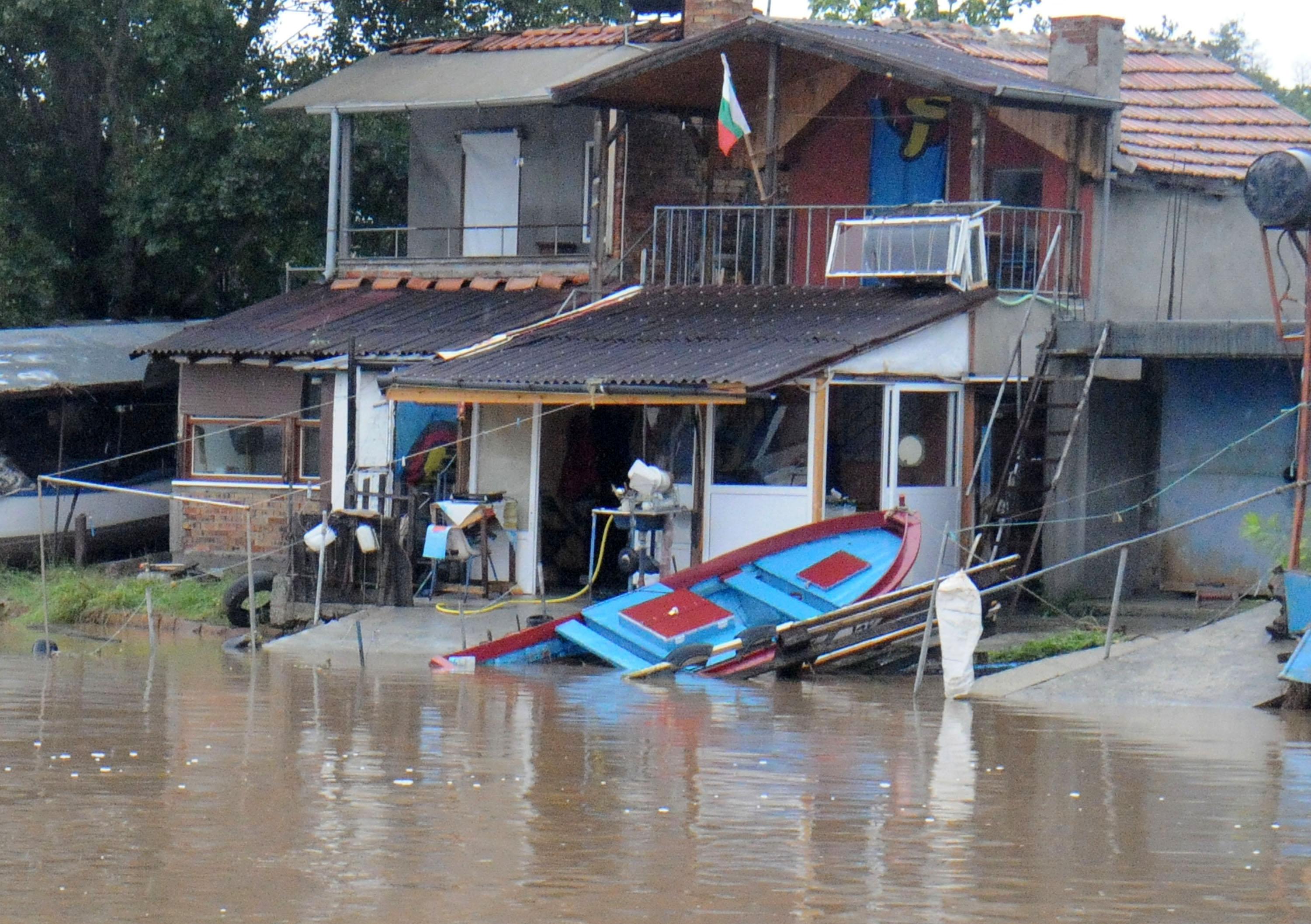 Прокуратурата започна масови проверки заради наводненията