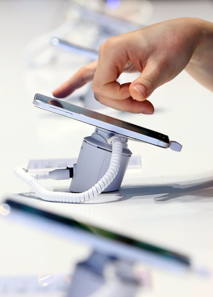 Смартфоните ”изяждат” таблетите