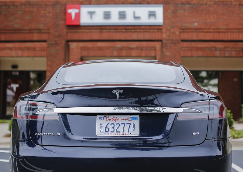 Tesla планира сериен безпилотен автомобил