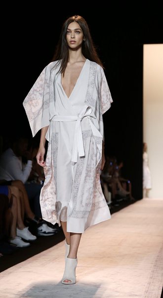 Колекция на BCBGMAXAZRIA - пролет/лято 2015