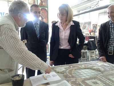 Кметът Йорданка Фандъкова провери как се извършва реставрацията на мозайката, открита под Базиликата