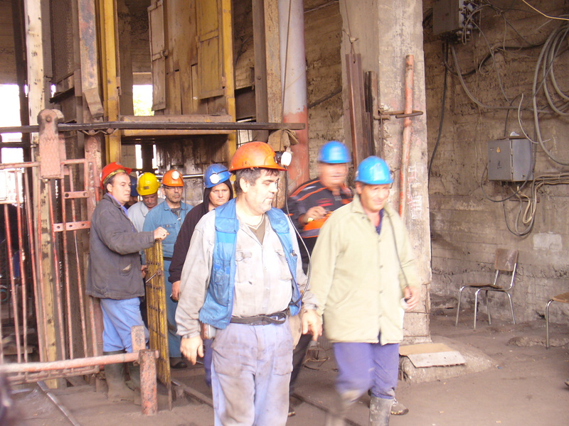 От 16 юли започна масово съкращение на около 400 миньори в рудник "Бобов дол"