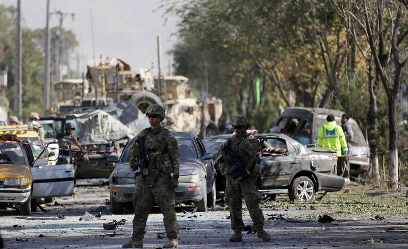 Убити и ранени войници на НАТО край US-посолството в Кабул